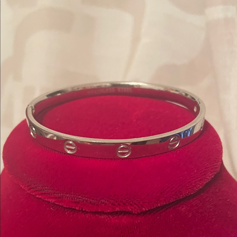 Classic Silver Screw-Detail Bangle Bracelet - Silver